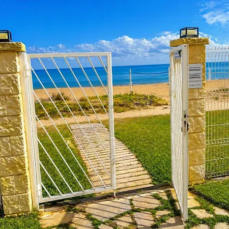 Caleta En Primera Linea Con Pista De Padel, Piscina Y Vistas Al Mar By Family Homes * Dénia